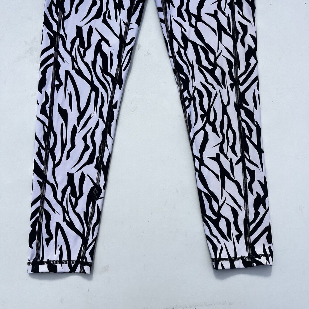 ZYIA ACTIVE SAFARI BLACK AND WHITE ZEBRA LEGGINGS SIZE 6-8 - Picture 6 of 9